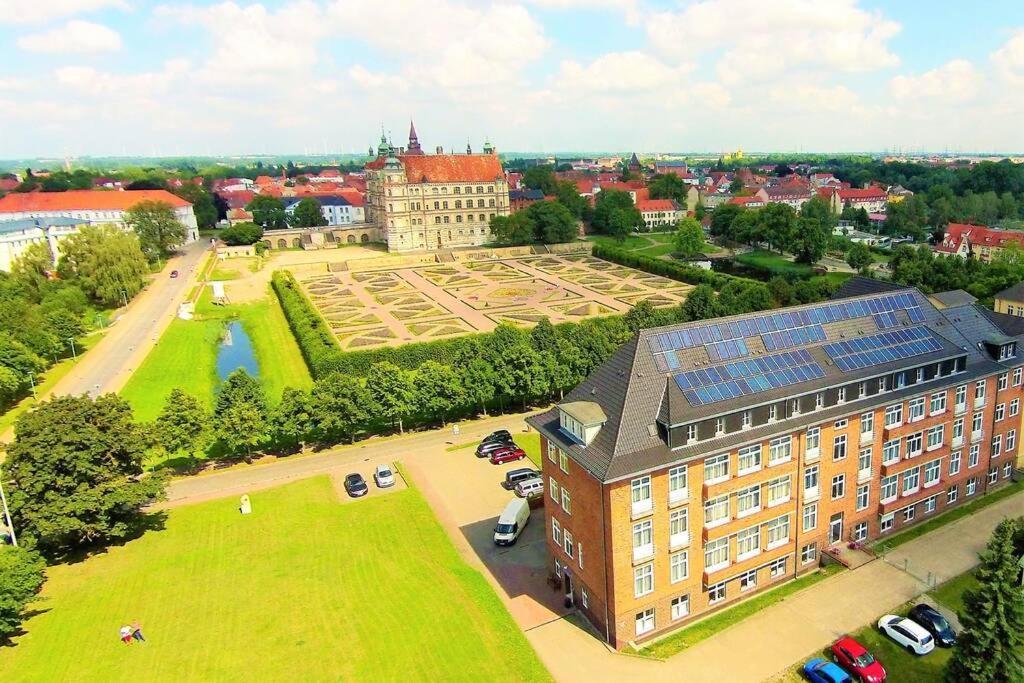 Ferienwohnung Schlossblick Guestrow Exterior photo